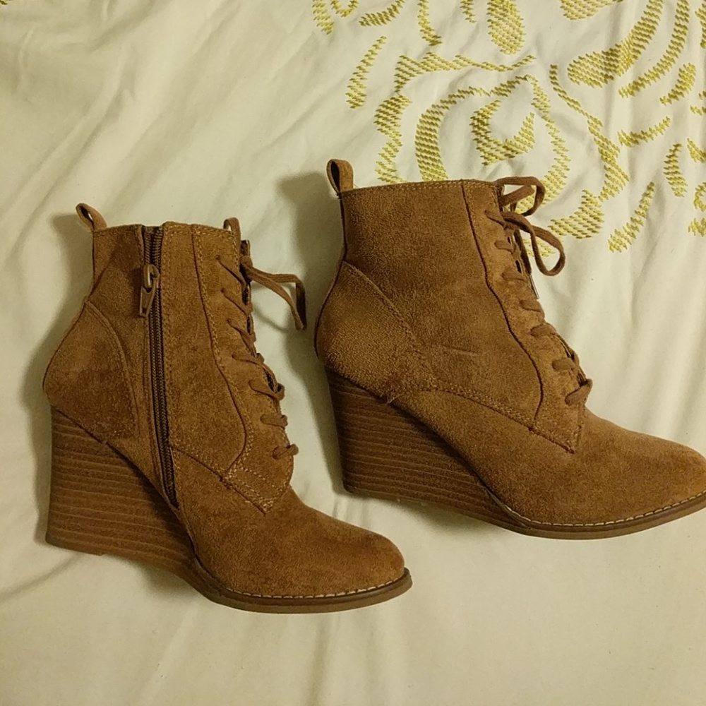 Brown sueadd heel booties shoes